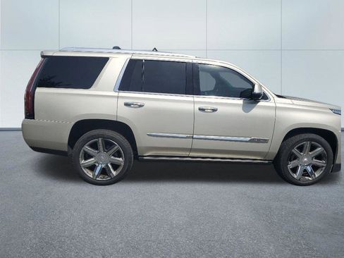 Used 2016 Cadillac Escalade Premium AWD/4WD image 3