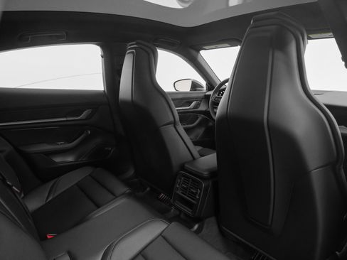 New 2025 Porsche Taycan image 27