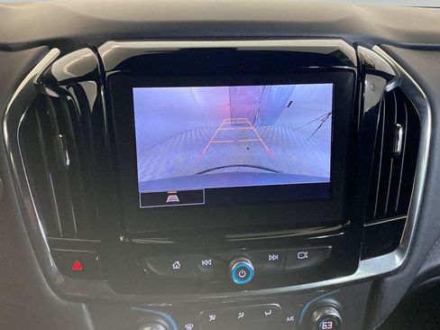 Used 2023 Chevrolet Traverse LT FWD image 21