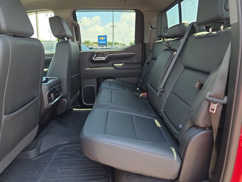 Used 2025 GMC Sierra 1500 SLT w/ SLT Premium Plus Package AWD/4WD image 11