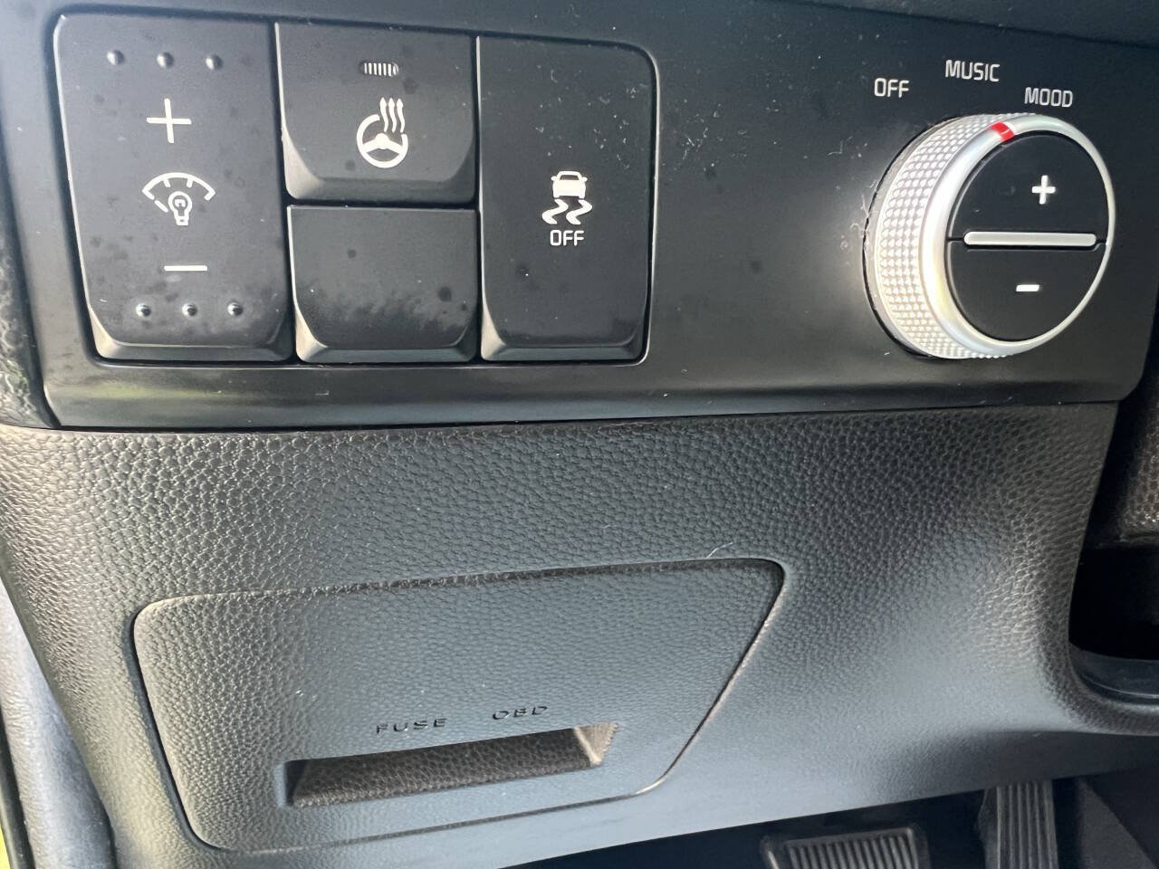 Used 2014 Kia Soul ! w/ Sun & Sound Package FWD image 11