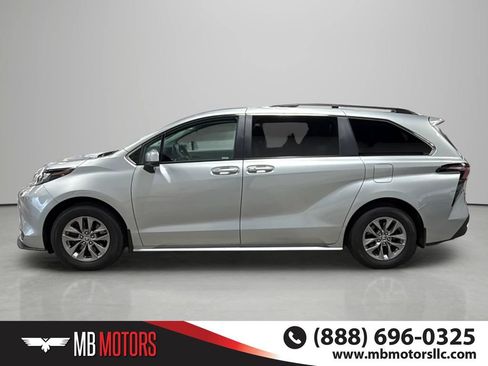Used 2024 Toyota Sienna LE FWD image 6