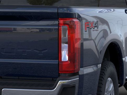 New 2025 Ford F350 XLT w/ FX4 Off-Road Package image 21