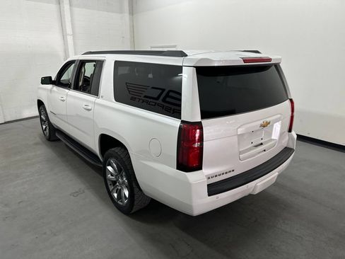 Used 2020 Chevrolet Suburban LT w/ Luxury Package RWD image 18