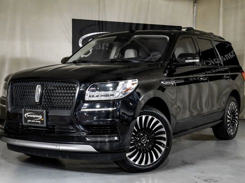 Used 2020 Lincoln Navigator Black Label w/ Cargo Convenience Package image 4