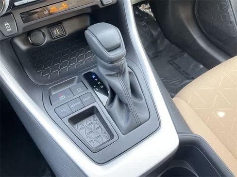 Used 2025 Toyota RAV4 XLE w/ Convenience Package image 25