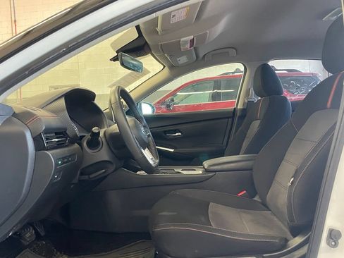 Certified 2023 Nissan Sentra SR w/ Electronics Package FWD image 10