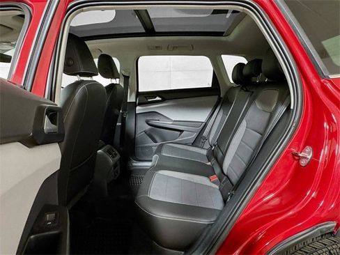 Used 2023 Volkswagen Taos SE image 22