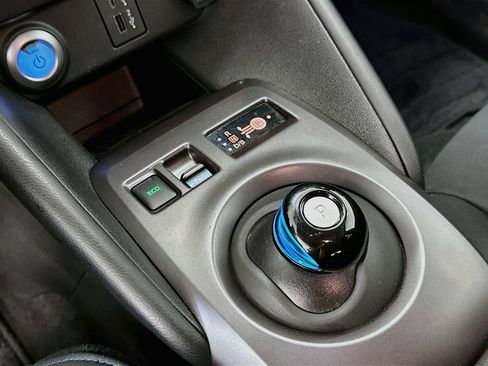 Used 2025 Nissan Leaf S FWD image 24