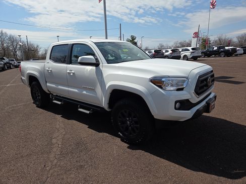 Certified 2023 Toyota Tacoma SR5 AWD/4WD image 1