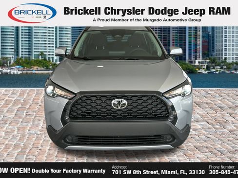 Used 2024 Toyota Corolla Cross LE w/ Moonroof Package FWD image 2