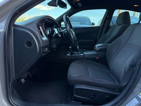 Used 2017 Dodge Charger SXT w/ Blacktop Package RWD image 37