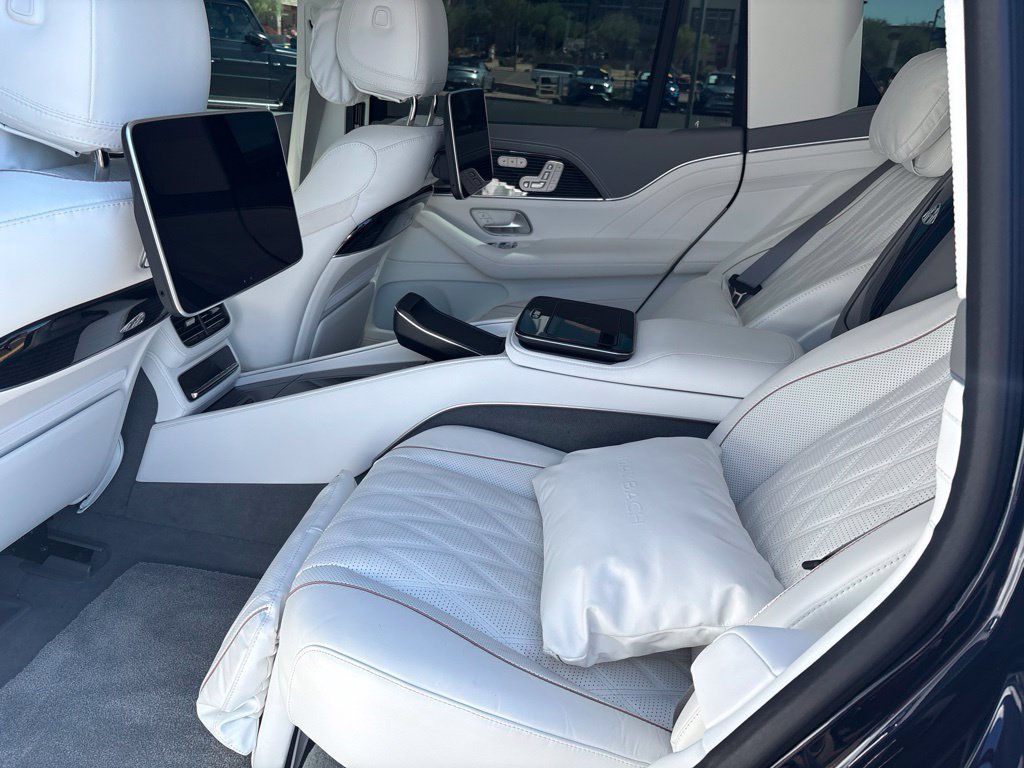 Certified 2025 Mercedes-Benz Maybach GLS 600 4MATIC image 5