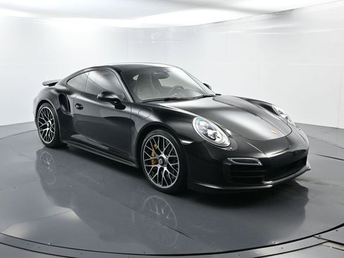 Used 2014 Porsche 911 Turbo S image 17
