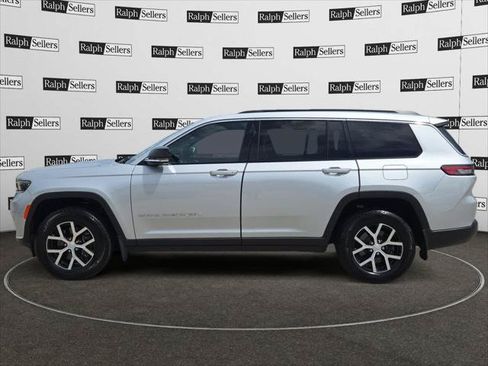 Certified 2024 Jeep Grand Cherokee L Limited w/ Trailer Tow Package AWD/4WD image 3