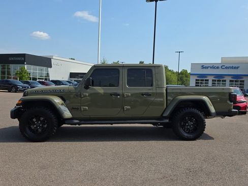 Used 2025 Jeep Gladiator Sport AWD/4WD image 6