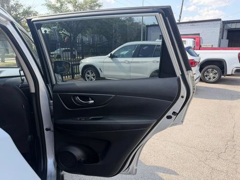 Used 2020 Nissan Rogue S w/ Special Edition Package FWD image 13