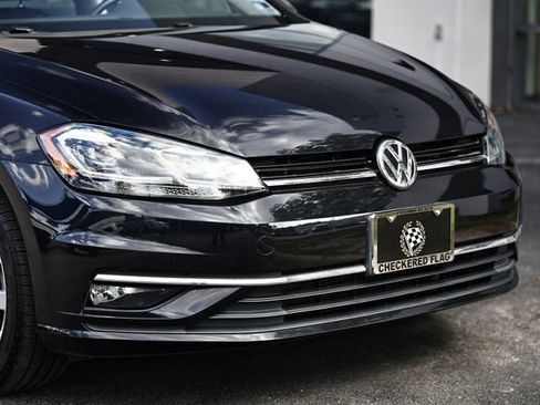 Used 2019 Volkswagen Golf SE FWD image 2