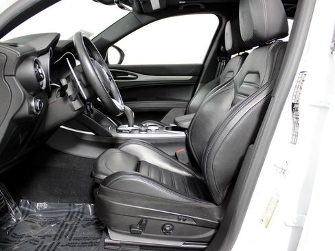 Used 2023 Alfa Romeo Stelvio Veloce image 26