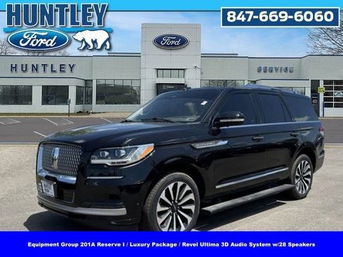 Used 2022 Lincoln Navigator Reserve image 1