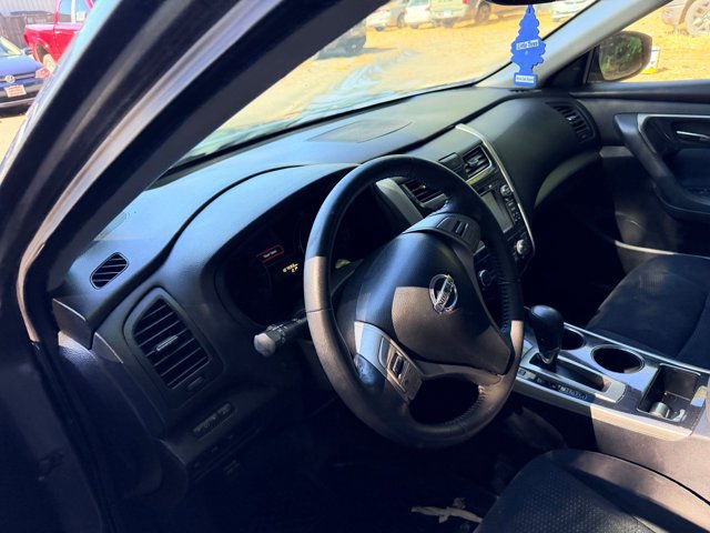 Used 2014 Nissan Altima 2.5 SV w/ Convenience Package FWD image 7