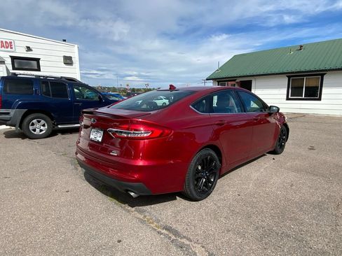 Used 2019 Ford Fusion SE w/ Equipment Group 151A FWD image 3