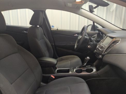 Used 2018 Chevrolet Cruze LT FWD image 21