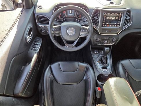 Used 2020 Jeep Cherokee Trailhawk w/ Comfort/Convenience Group image 11