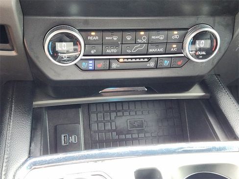 Used 2021 Ford Expedition XLT image 19