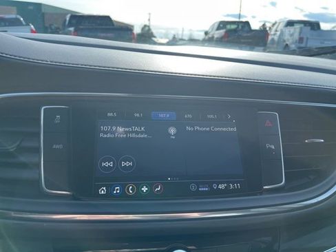Used 2021 Buick Enclave Essence AWD/4WD image 40