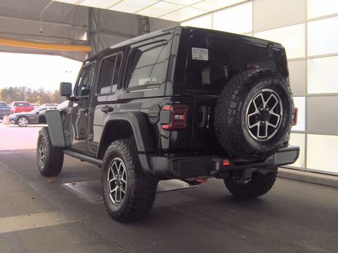 Used 2025 Jeep Wrangler Unlimited Rubicon AWD/4WD image 4