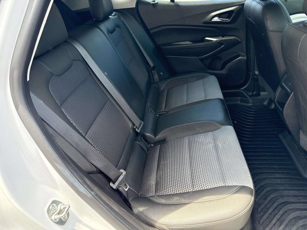 Used 2024 Chevrolet Trax LT FWD image 8