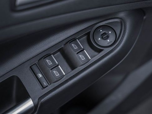 Used 2019 Ford Escape SE image 40