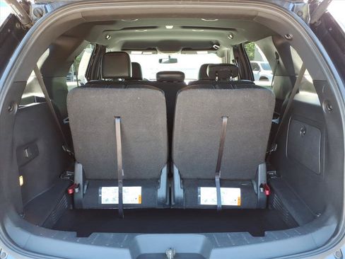 Used 2017 Ford Explorer XLT w/ Equipment Group 202A AWD/4WD image 8