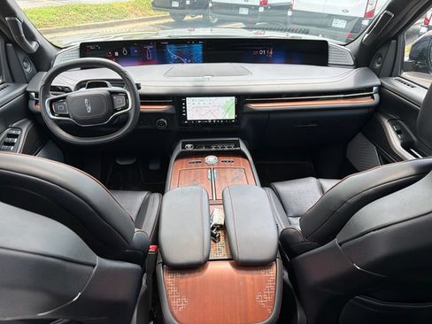 New 2026 Lincoln Navigator L Black Label AWD/4WD image 27