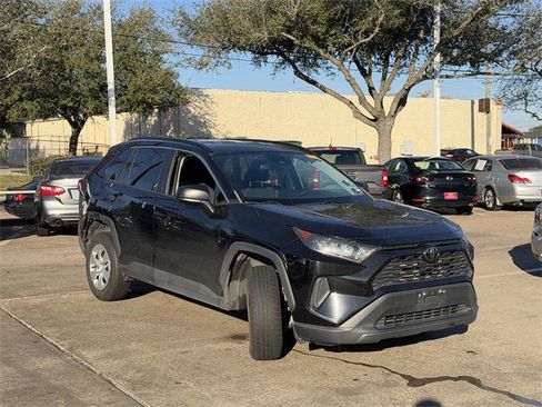 Certified 2021 Toyota RAV4 LE image 3