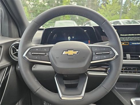 New 2025 Chevrolet Equinox LT w/ Convenience Package II image 21