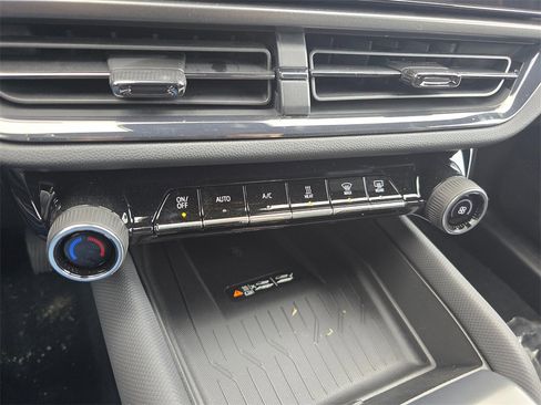 New 2026 Chevrolet Equinox EV RS image 35