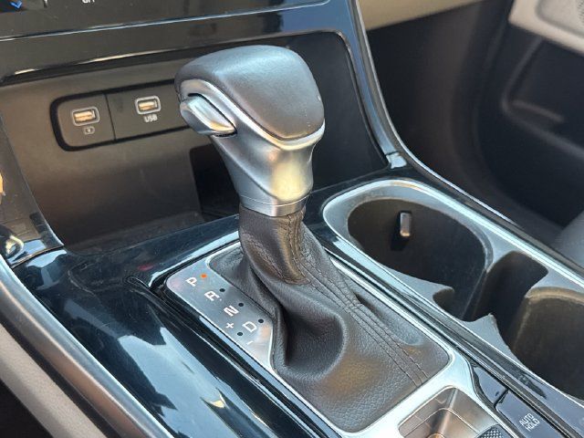 Used 2024 Kia Carnival EX FWD image 20