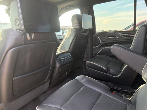 Used 2023 Cadillac Escalade Sport w/ LPO, ONYX Package image 16