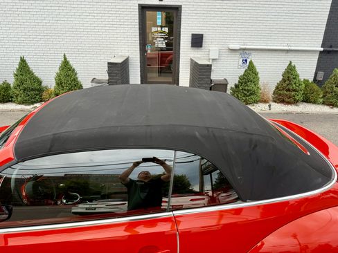 Used 2018 Volkswagen Beetle 2.0T SE image 16