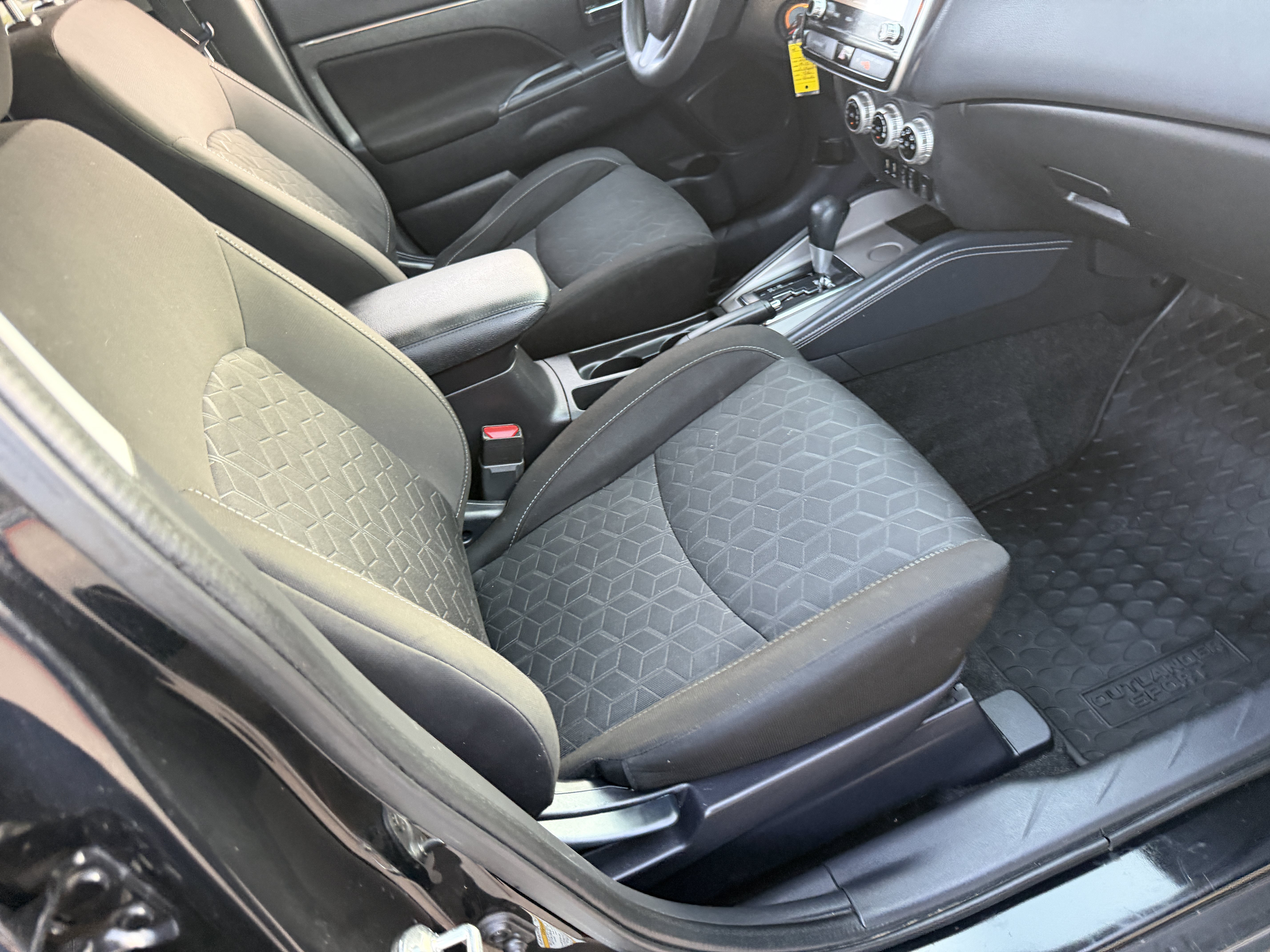 Used 2020 Mitsubishi Outlander Sport ES FWD image 11