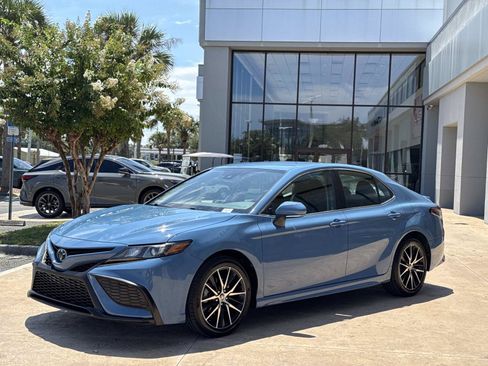 Used 2024 Toyota Camry SE FWD image 6