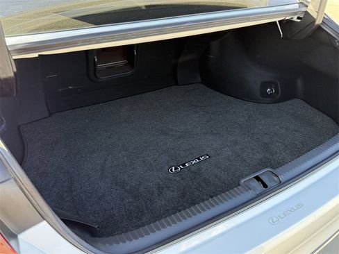 Used 2021 Lexus ES 300h Ultra Luxury w/ Accessory Package 2 image 32