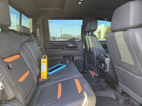 Used 2025 GMC Sierra 2500 AT4 w/ AT4 Premium Plus Package image 12