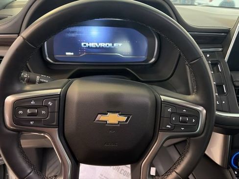 Used 2023 Chevrolet Suburban LT AWD/4WD image 16