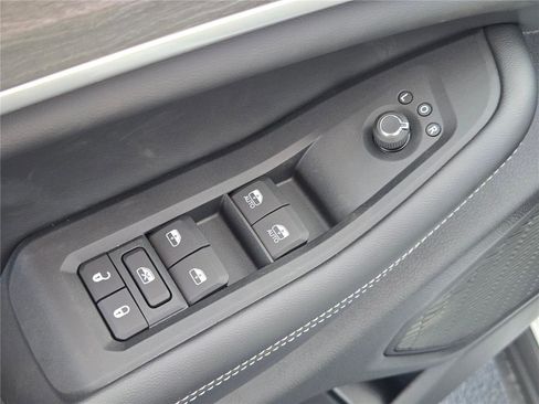 New 2025 Jeep Grand Cherokee Limited w/ Black Appearance Package image 22