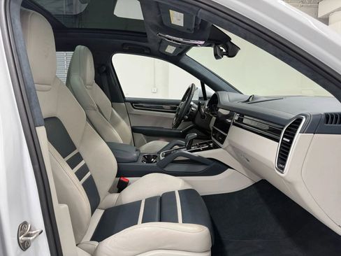 Used 2021 Porsche Cayenne GTS w/ Premium Package Plus image 18