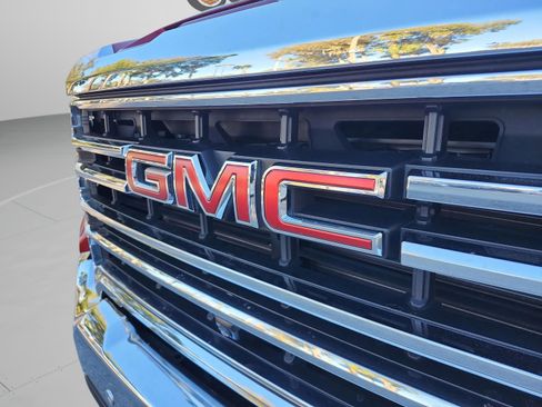 Used 2023 GMC Sierra 3500 SLT w/ SLT Premium Package image 22