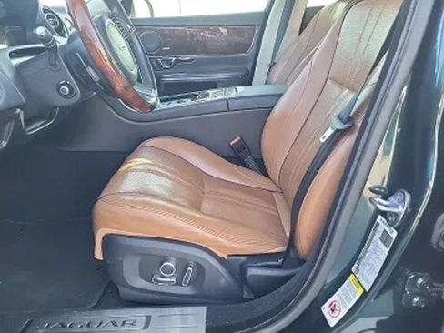 Used 2016 Jaguar XJ R-Sport RWD image 6